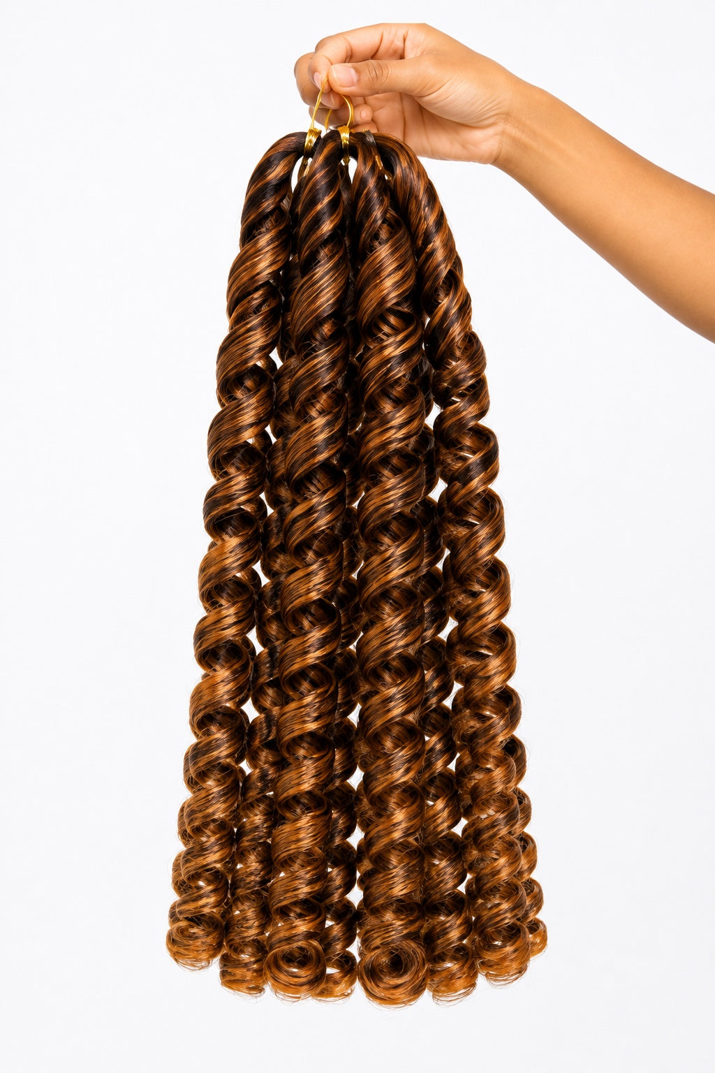 Hand holding Source Italy Curly T27 pre-looped crochet braid bundles